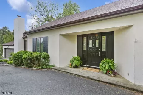25 Buxton Rd, Chatham Twp, NJ 07928