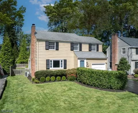 8 Mercer Ave, Chatham, NJ 07928