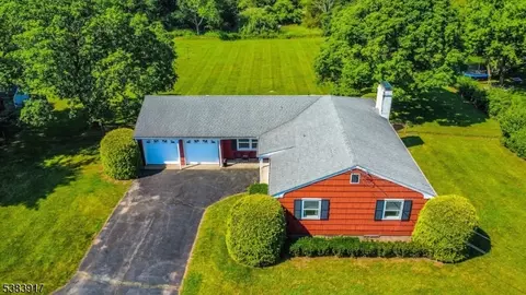 167 Dead Tree Run Rd, Belle Mead, NJ 08502