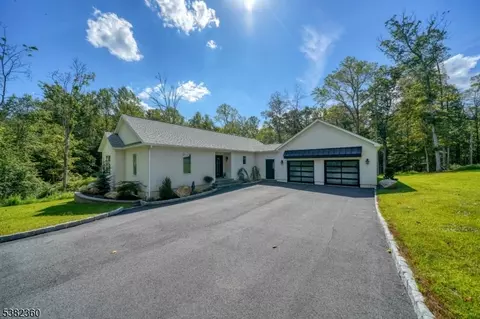 43 Old Mill Rd, Chester, NJ 07930