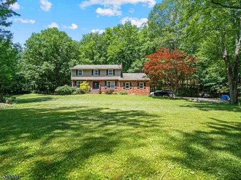 348 W Mountain Rd, Sparta, NJ 07871
