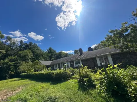 4079 County Rd 516, Matawan, NJ 07747