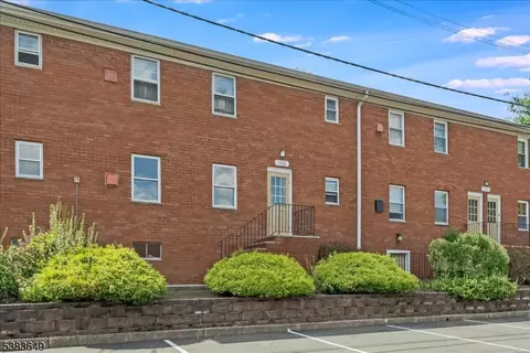 1132 Valley Rd, Wayne, NJ 07470