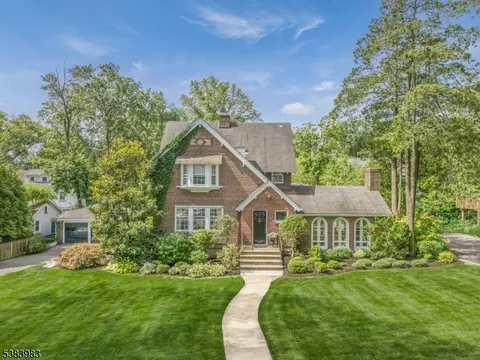 76 Durand Rd, Maplewood, NJ 07040