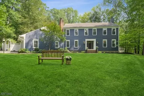 93 Seney Drive Ext, Bernardsville, NJ 07924