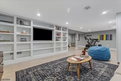 149 Walnut St, Montclair, NJ 07042 photo 30