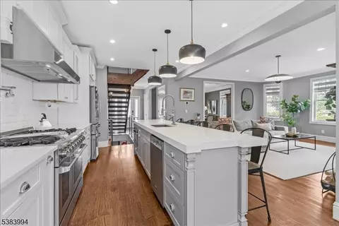 149 Walnut St, Montclair, NJ 07042 photo 16