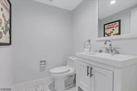 149 Walnut St, Montclair, NJ 07042 photo 32