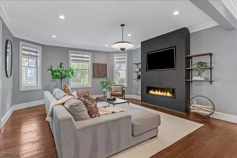 149 Walnut St, Montclair, NJ 07042 photo 10