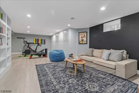 149 Walnut St, Montclair, NJ 07042 photo 31