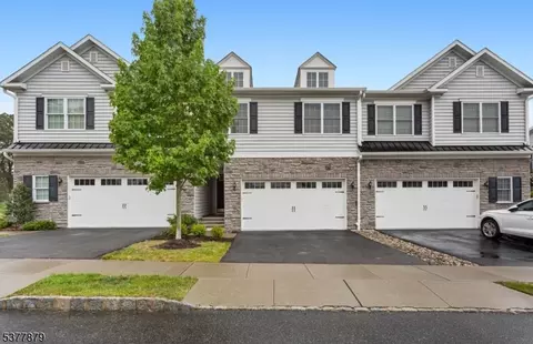 16 Lee Dr, Morristown, NJ 07960