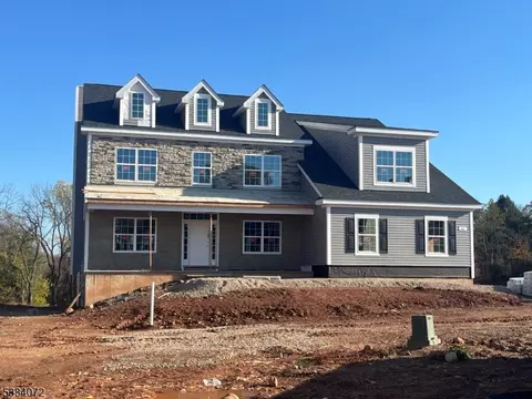 41 Sanderson Ct, Whitehouse Station, NJ 08889