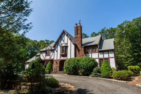 12 Glenbrook Dr, Mendham Twp, NJ 07945