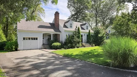286 Indian Trl, Mountainside, NJ 07092