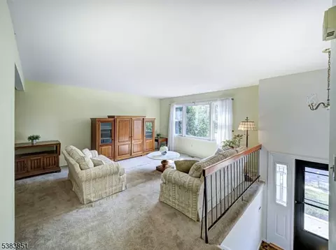 4 S Hampton Ct, Flemington, NJ 08822 photo 3