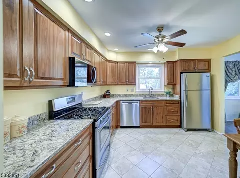 4 S Hampton Ct, Flemington, NJ 08822 photo 10