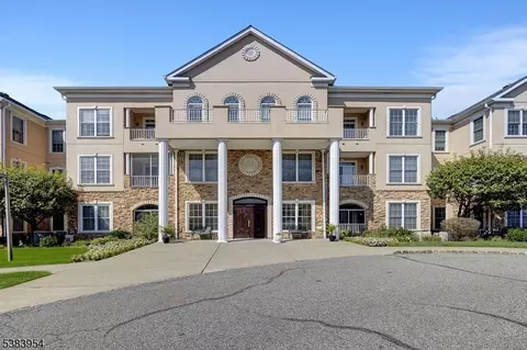 1110 Johnson Dr, Rockaway, NJ 07866