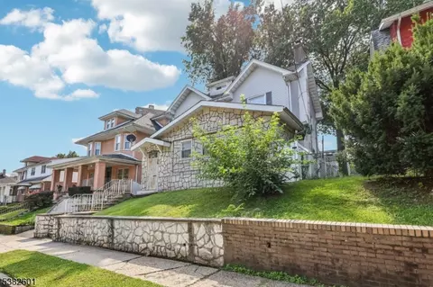 26-28 Scheerer Ave, Newark, NJ 07112