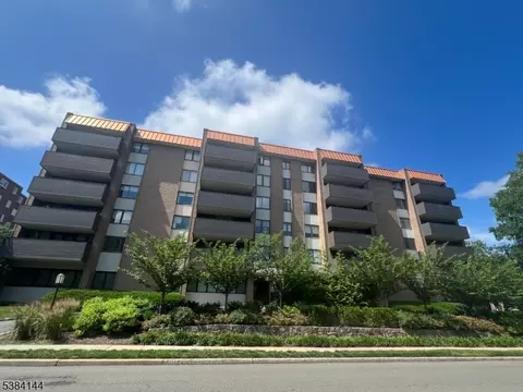 1 Euclid Ave #C, Summit, NJ 07901