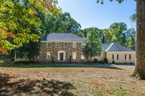 51 Boulderwood Dr, Bernardsville, NJ 07924