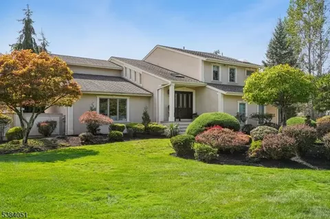 6 Coventry Ct, East Hanover, NJ 07936