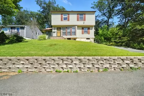 24 Apache Trl, Rockaway, NJ 07866
