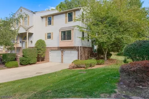 3606 Spring Brook Dr, Edison, NJ 08820