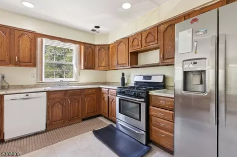 3606 Spring Brook Dr, Edison, NJ 08820 photo 15