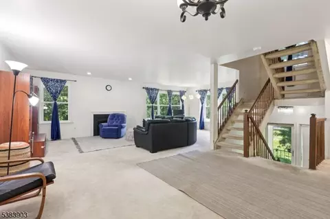 3606 Spring Brook Dr, Edison, NJ 08820 photo 3