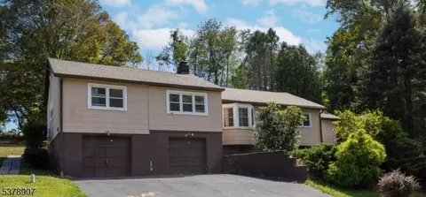 364 Creek Rd, Frenchtown, NJ 08825
