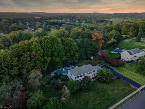 7 Patriot Rd, Gladstone, NJ 07934