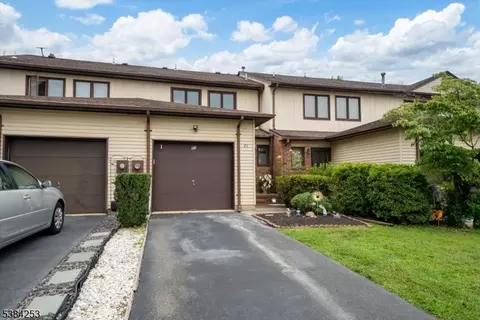21 Saxonney Cir, Flemington, NJ 08822