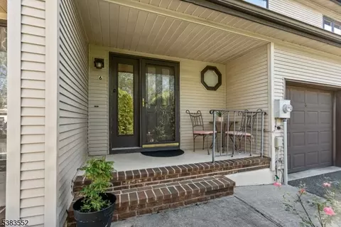6 Elm Ter, Flemington, NJ 08822