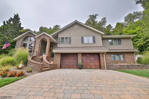 163 Breakneck Rd, Highland Lakes, NJ 07422