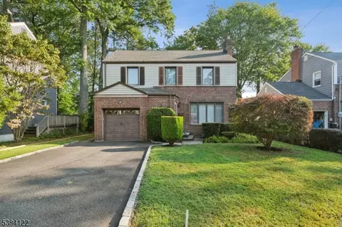 20 Kew Dr, Springfield, NJ 07081