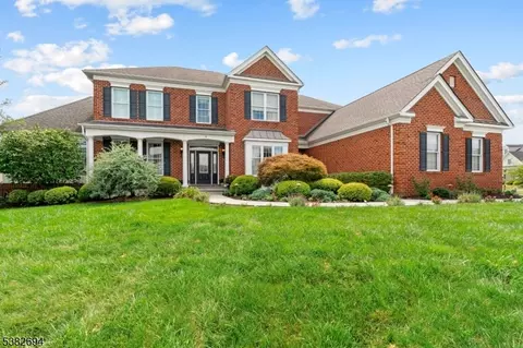 5 Erin Pl, Flemington, NJ 08822