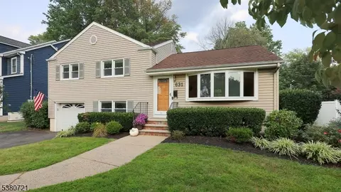 631 Kensington Dr, Westfield, NJ 07090