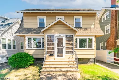 68 Richelieu Pl, Newark, NJ 07106