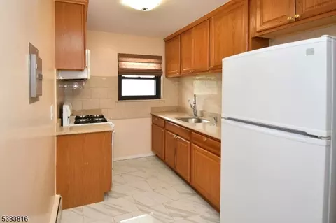 401 Highway22 UNIT 10F, North Plainfield, NJ 07060