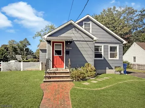 1534 Chestnut St, South Plainfield, NJ 07080