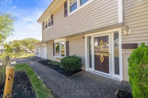 34 Berry Dr, Wayne, NJ 07470 photo 2
