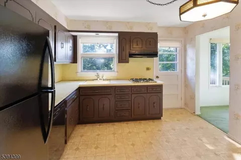 34 Berry Dr, Wayne, NJ 07470 photo 10