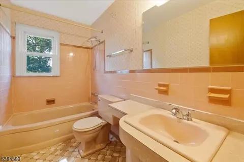 34 Berry Dr, Wayne, NJ 07470 photo 13