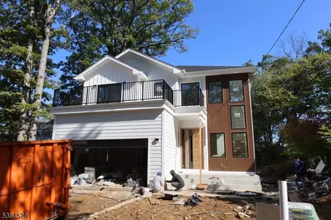 36 Wilson Ter, Livingston, NJ 07039