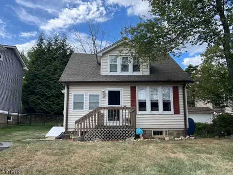 9 Balchen Way, Rockaway Twp, NJ 07866