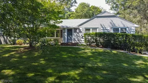 16 Dale Dr, Chatham Twp, NJ 07928