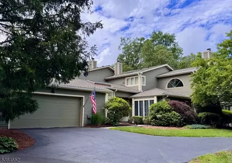 63 Old Fourth Dr, Oak Ridge, NJ 07438