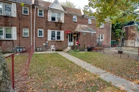 549 Pfeiffer St, Camden, NJ 08105