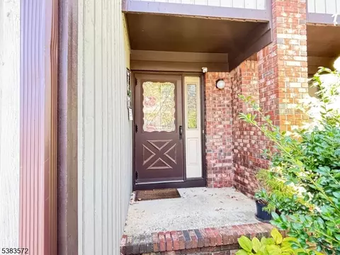 81 Letts Ct, Matawan, NJ 07747