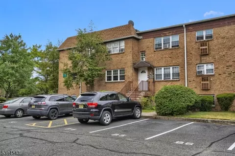 15 College Dr #15, Edison, NJ 08817